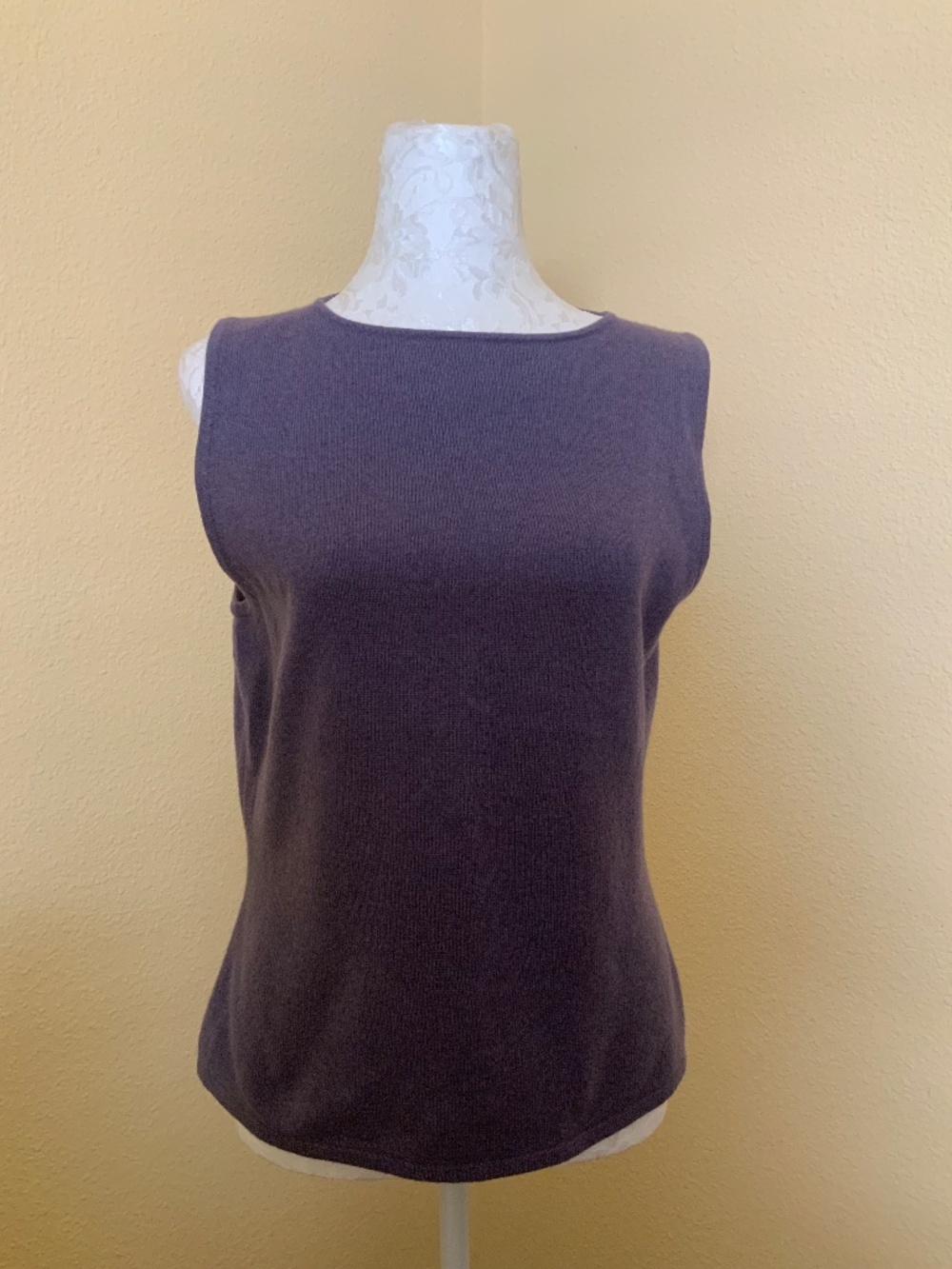 Eileen Fisher Crew Neck Sleevless Basic Tank Minimalist